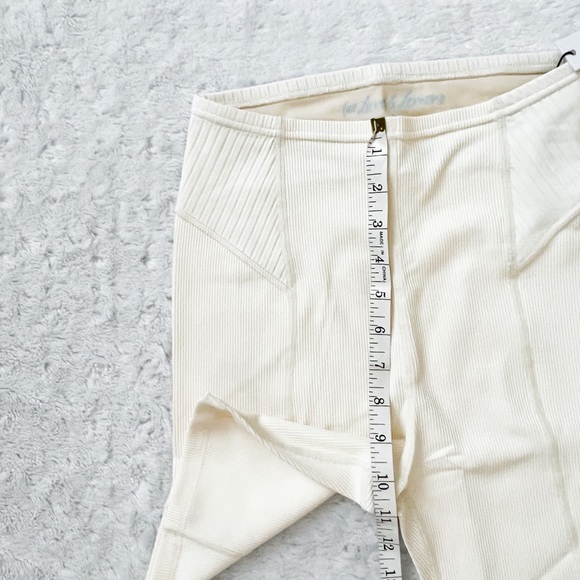 NWT- For Love & Lemon Dani Ribbed Biker Shorts Cream - Picture 8 of 8